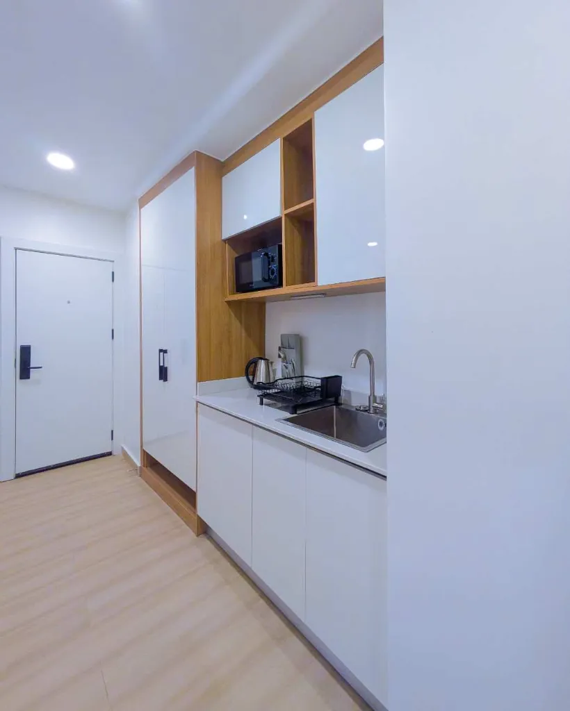 YellowDoor Hotels Room 101 3.webp